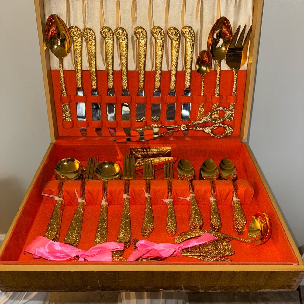 Vintage 71-Piece Gold-Plated Flatware Set – Floral Design, Made in Japan